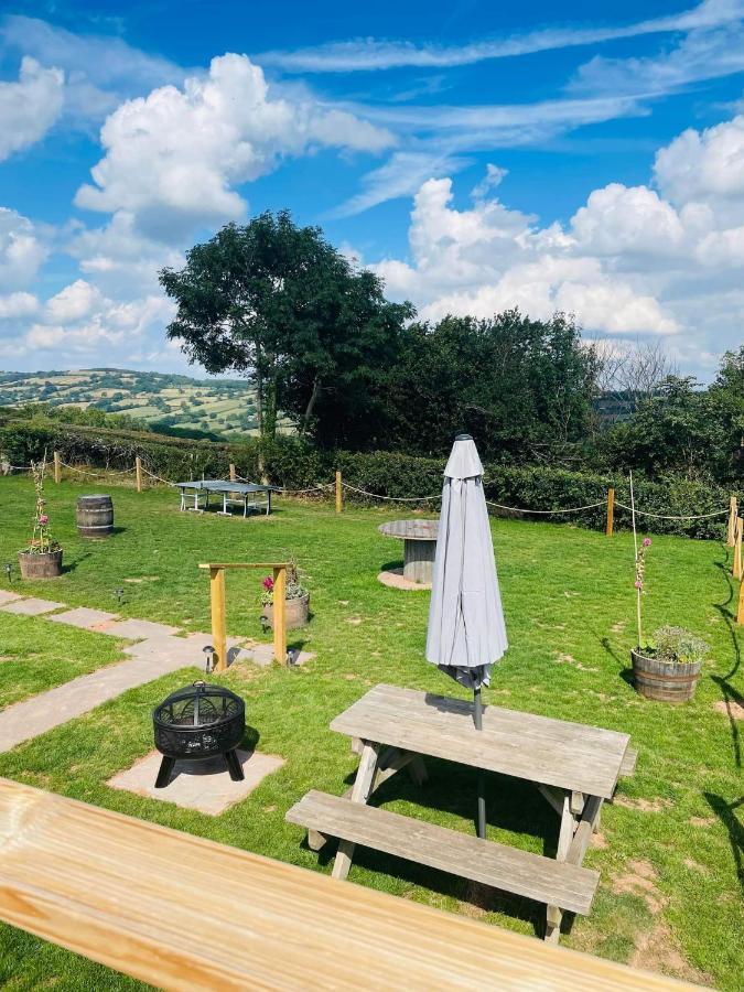Bespoke Luxury Huts With Hot Tubs. Located In The Black Mountains. Llanveynoe Exterior foto